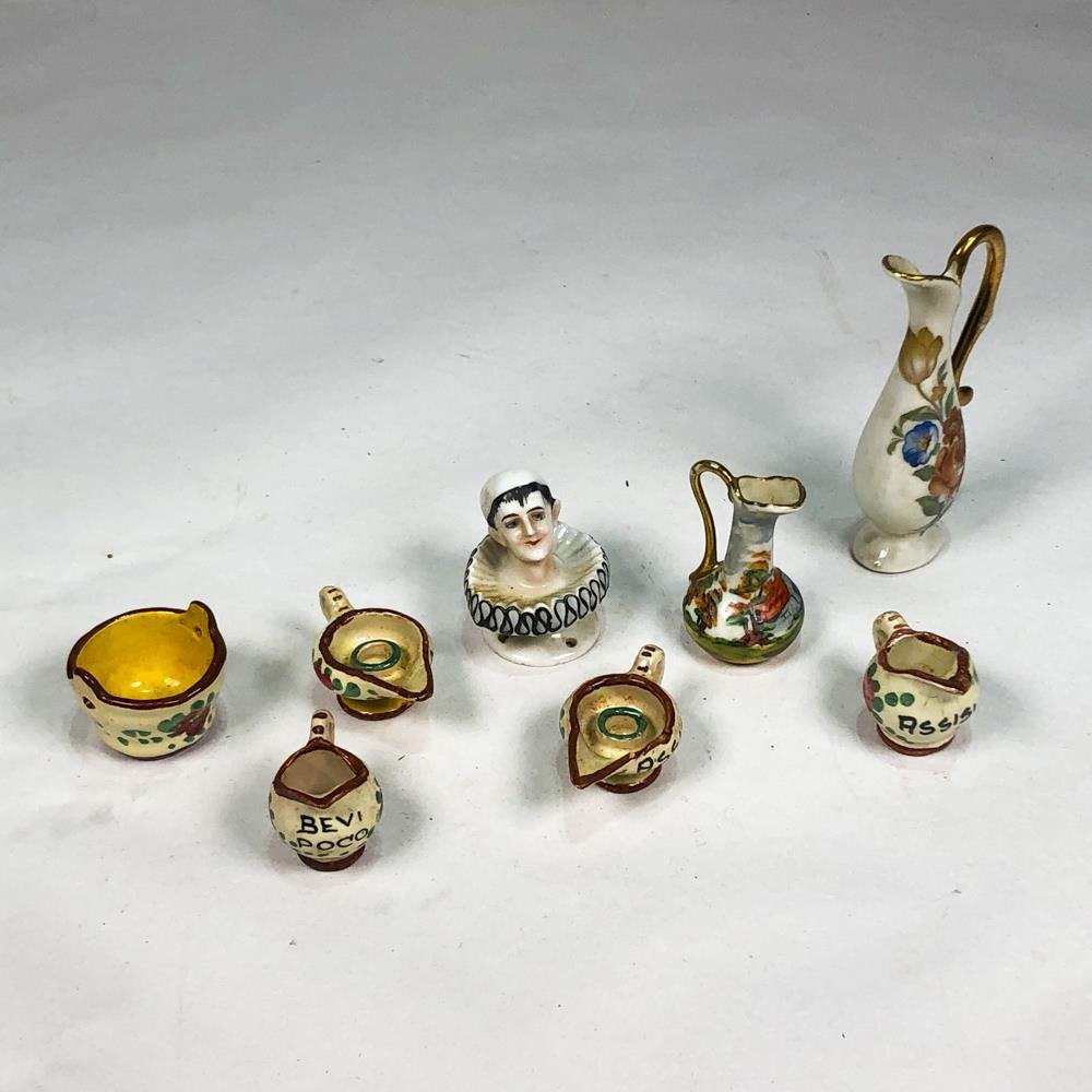 Conjunto de 8 Piezas Miniatura en Cerámica Decorada