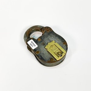 Lote siguiente: Candado Antiguo de Metal Gris "Safety Lever Patent"
