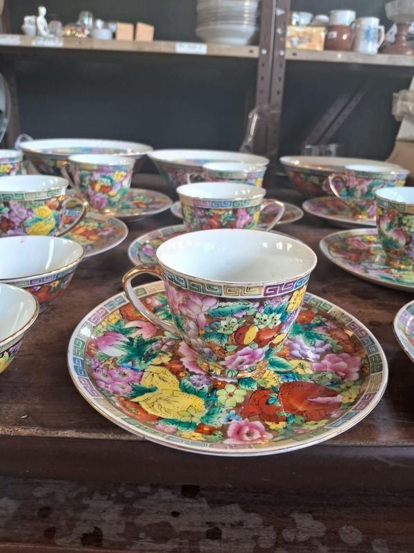Porcelana y Cerámica Chinesa con Diseño Floral - imagen 3