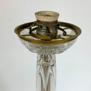 Lámpara de mesa antigua de vidrio prensado tallado, 38 cm - imagen 2
