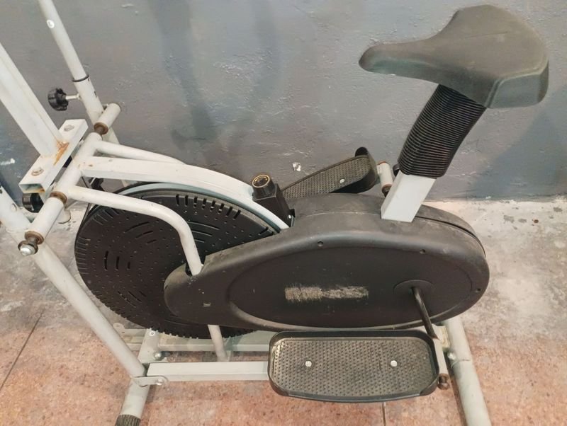 Bicicleta Estacionaria con Display Digital - imagen 5