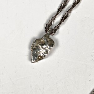 Conjunto de Dos Cadenas de Plata con Dije y Cuentas - imagen 3