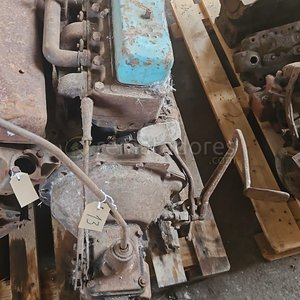 Motor y Piezas de Maquinaria Antigua - imagen 2