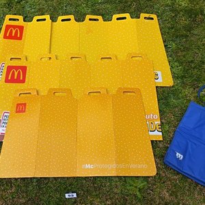 Lote siguiente: Lote de 3 Parasoles Plegables McDonald's, Bolsa Térmica y Aerosoles
