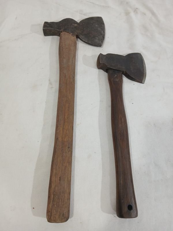 Lote de 2 Hachas de Mango de Madera
