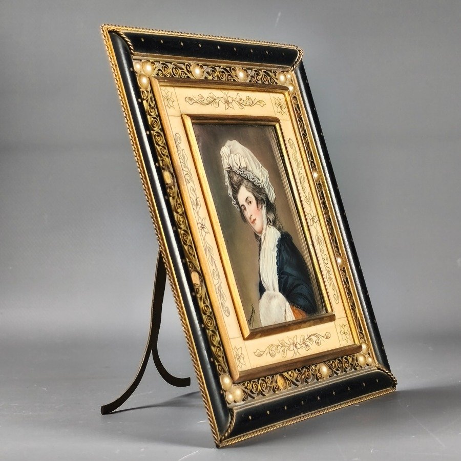 Miniatura pintada a mano por George Romney, retrato femenino con vestimenta de época - imagen 9