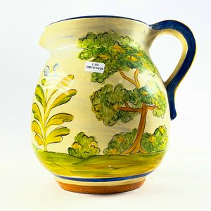Jarra de Cerámica Beige con Paisaje Pintado y Asa Azul - imagen 3