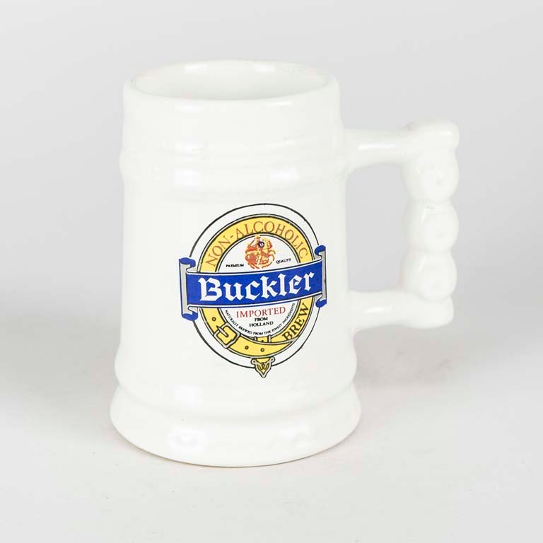 Lote anterior: Jarra de cerveza Buckler de cerámica - Medidas: alto 13cm