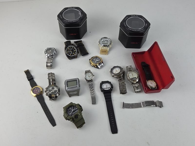 Lote siguiente: Relojes de hombre para la venta - Variedad de estilos y marcas