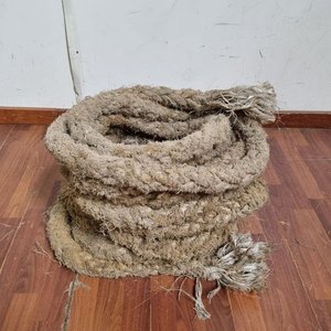 Lote siguiente: Soga Gruesa de Fibra Natural Rústica - 14.5 Metros