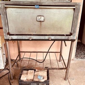 Lote siguiente: Horno Pizzero Profesional a Gas con Ladrillos Refractarios