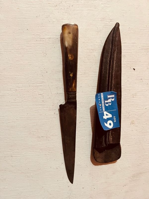 Cuchillo de Acero Fundido con Vaina - imagen 3