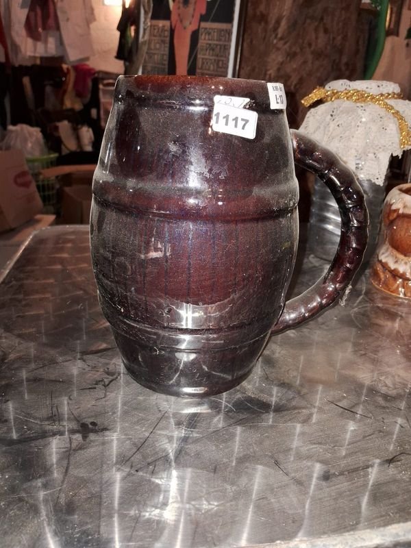 Jarra cervecera estilo vintage con forma de barril - imagen 5