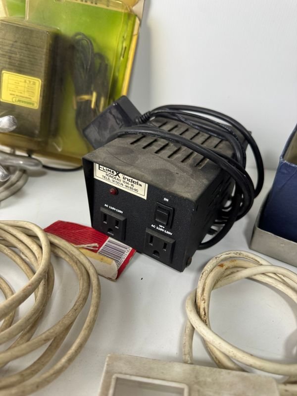 Lote de Transformadores y Alargues para Electricidad - imagen 4