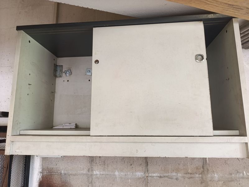 Lote siguiente: Mueble Aéreo de Madera y Metal