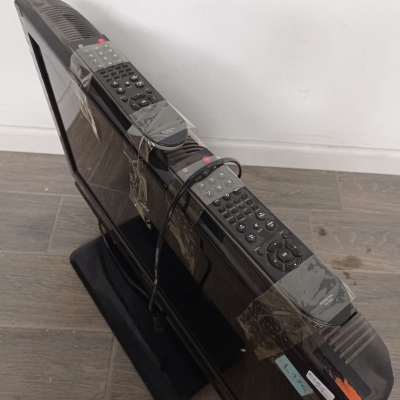 Tv Led de 26 pulgadas marca Punktal con dos controles - imagen 4