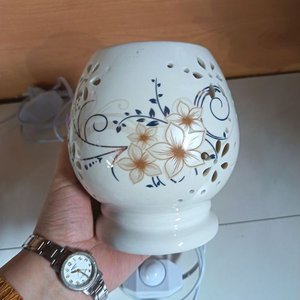 Par de Hornitos Aromáticos de Cerámica con Diseño Floral y Buda - imagen 4