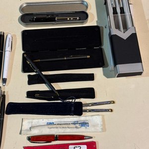 Lote de más de 30 lapiceras de colección, motivos deportivos y eventos - imagen 3