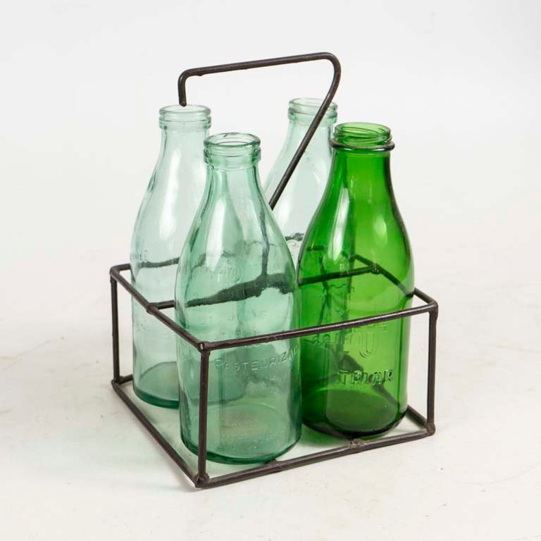 Lote anterior: Canasto con botellas de leche Conaprole