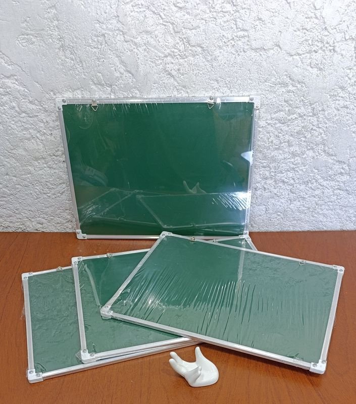 Lote siguiente: Pizarras de 40 x 30 cm de alta calidad