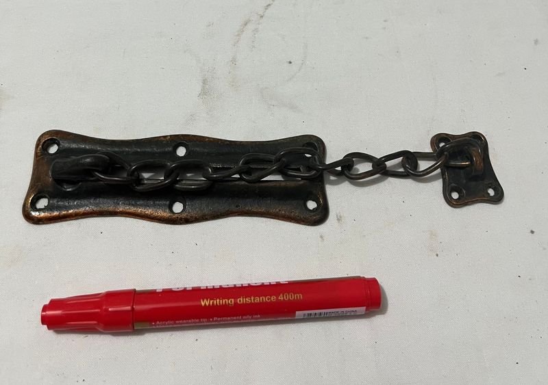 Pasador de metal para sujetar cadenas - imagen 5