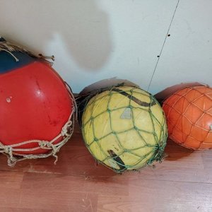 Lote de 3 Boyas de Señalización de Diversas Formas y Colores - imagen 3