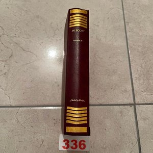 Libro "Ivanhoe" de Walter Scott, Edición Castell y Moretón - imagen 2