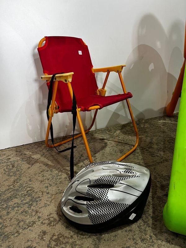 Tobogán plástico verde + silla roja plegable + repuestos silla de comer - imagen 2