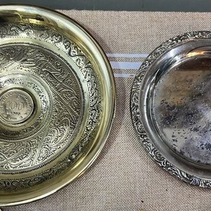 Lote de 5 Ceniceros y Bandejas Antiguas de Metal - imagen 10