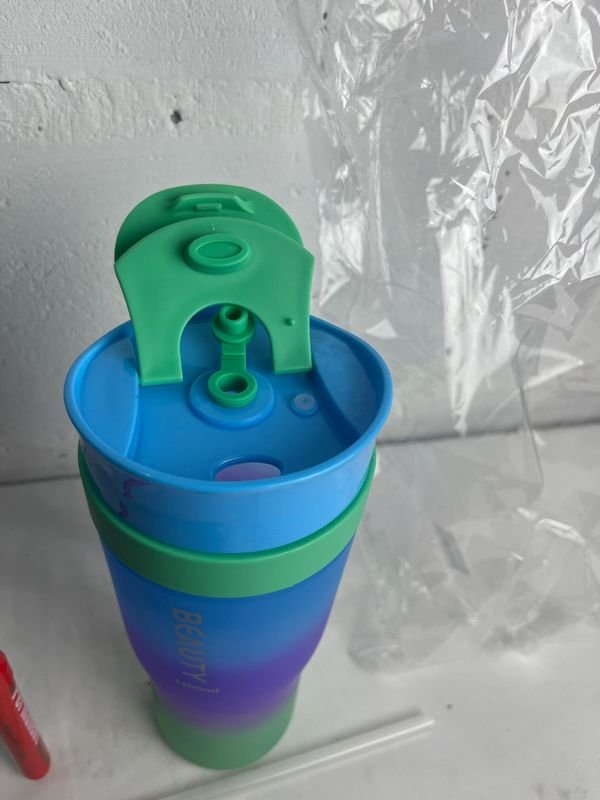 Vaso de Plástico con Tapa y Asa - imagen 5