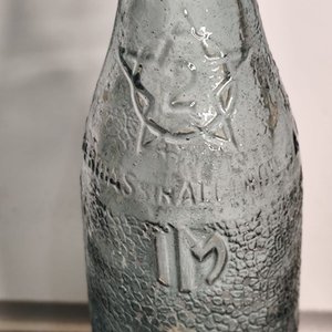 Botella Antigua de Vidrio Labrado con Inscripción - imagen 3