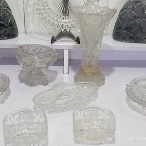 Lote de Cristal Labrado: Bases de Lámpara, Florero, Compotera y Más - imagen 5