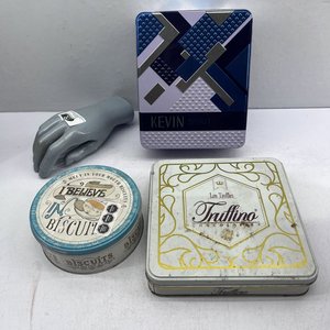 Lote de 3 latas antiguas con publicidades: Biscuits, Truffino y Kevin Spirit - imagen 1
