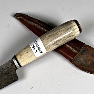Cuchillo Verijero Hoja de Acero con Cabo de Hueso y Vaina de Cuero - imagen 3