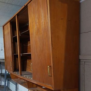 Mueble Aéreo de Madera con Puertas Corredizas y Estantes - imagen 4