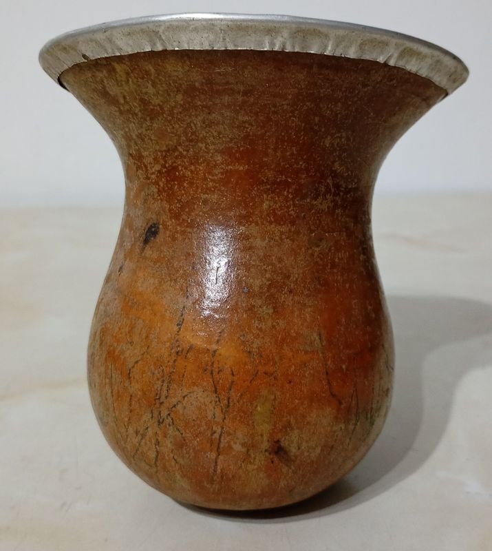Mate hecho a partir de una calabaza seca con virola metálica - imagen 3