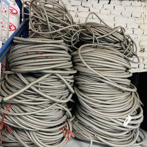 Lote siguiente: Lote #035 – Gran cantidad de rollos de maguera para alta presión