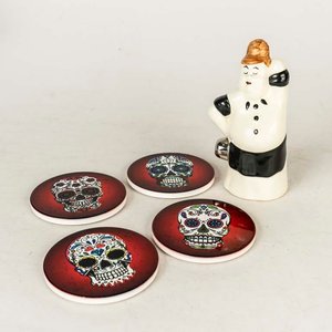 Lote anterior: Set de 4 Posavasos de Cerámica y Salero de Loza con Diseño de Calaveras