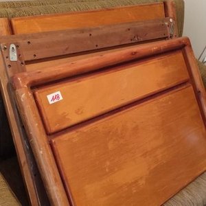 Lote anterior: Respaldo de Cama de Madera para Sommier