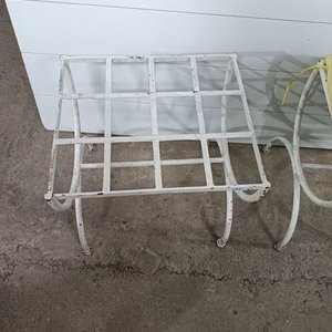 Par de Bancos de Hierro con Asiento Acolchado - imagen 4