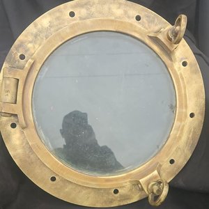 Lote siguiente: Ojo de Buey Grande de Bronce, Diámetro 53cm