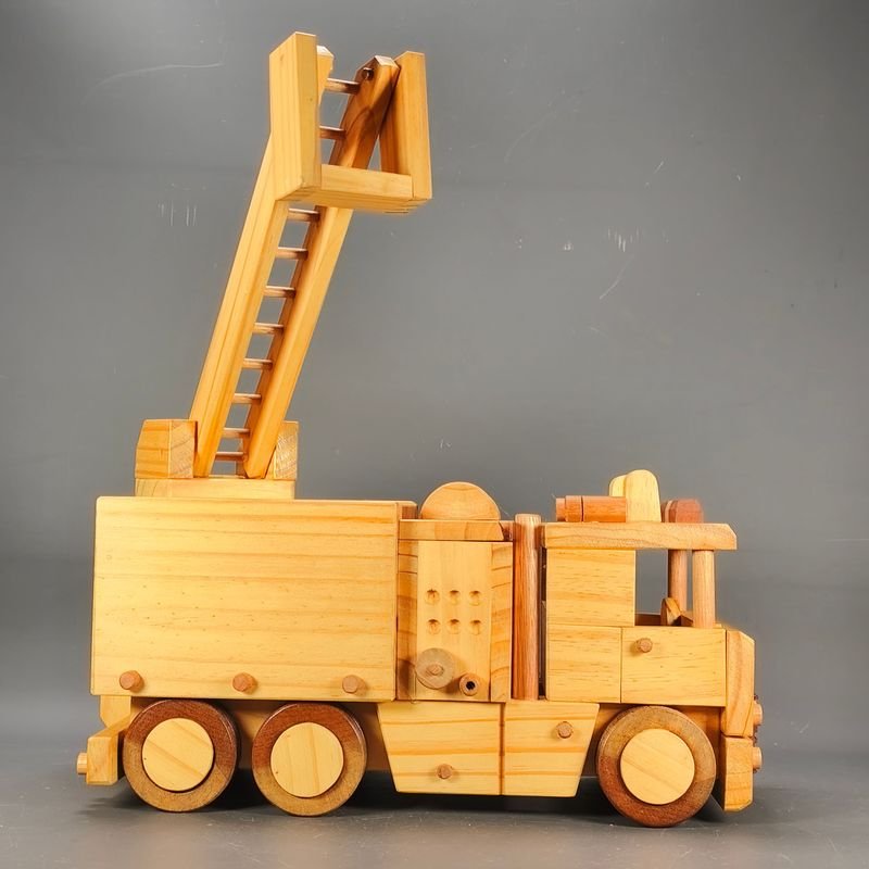 Camión de madera Montessori YKE ind. Uruguaya - imagen 6