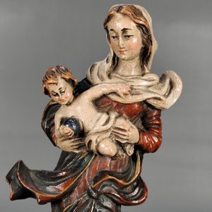 Dos Tallas Religiosas en Madera: Virgen con Niño y Otra con Querubines - imagen 11