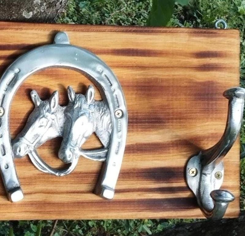 Perchero de caballos en madera y aluminio - imagen 3