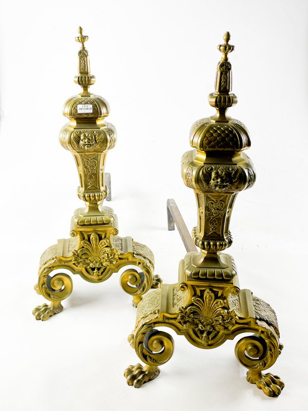 Par de Mordillos de Bronce Estilo Luis XV