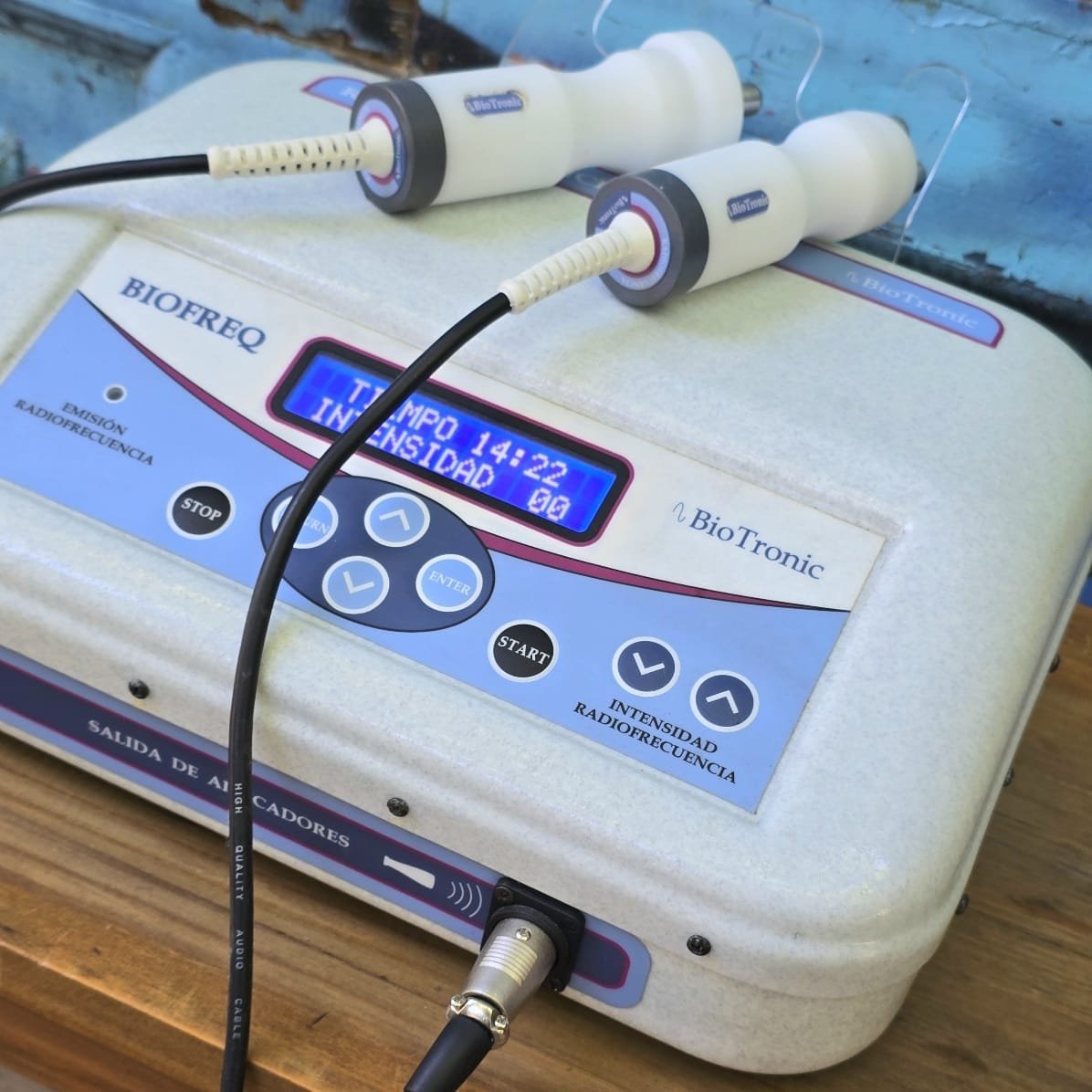 Item lote-15-equipo-radio-terapia - Image 1