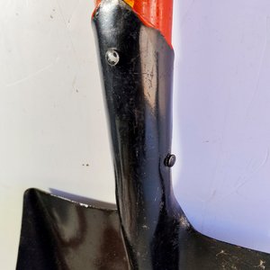 Dos Palas Metálicas con Mangos de Madera y Naranja - imagen 5