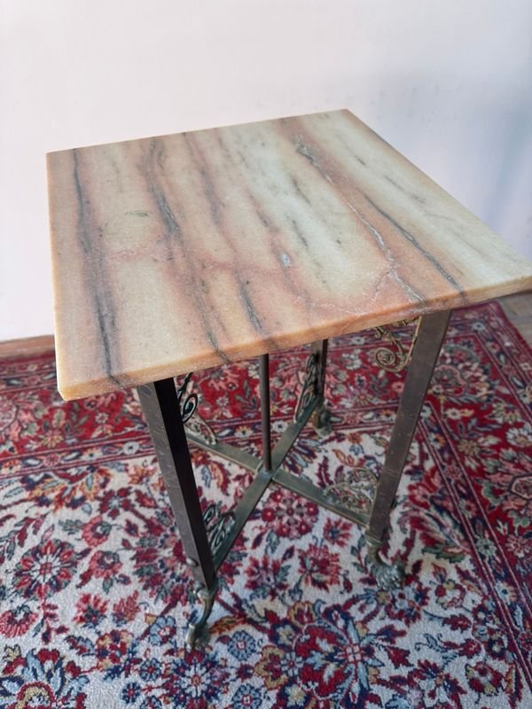 Lote anterior: Mesa en bronce con tapa de mármol