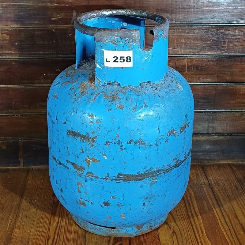 Lote anterior: Barrel de metal azul en mal estado