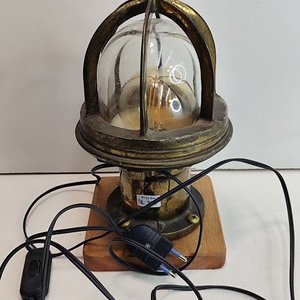 Antiguo Farol Marinero Benjamin "Anti-Explosión" de Barco con Base de Madera - imagen 1